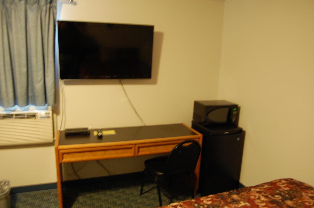 The Home Hotel Boissevain Extérieur photo